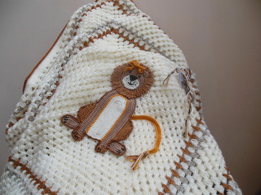 lion-crochet-baby-blanket