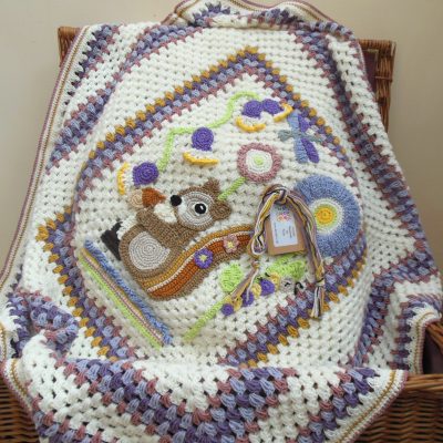 Squirrel-crochet-baby-blanket
