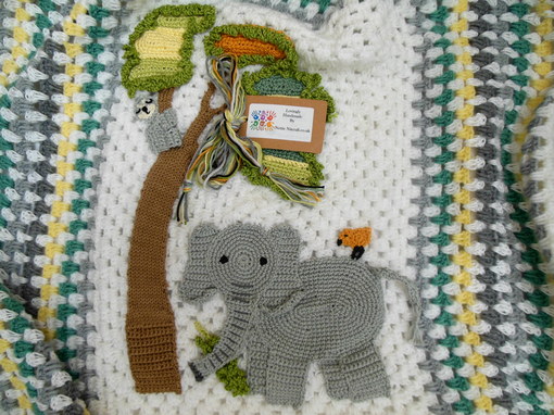 elephant- crochet- baby- blanket- elephant-themed-nursery