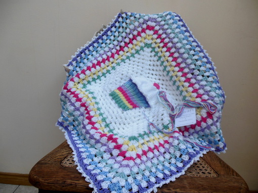 baby-blanket-rainbow-cupcake-crochet-baby-blanket