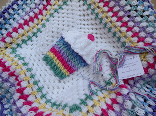 baby-blanket-rainbow-cupcake-crochet-baby-blanket