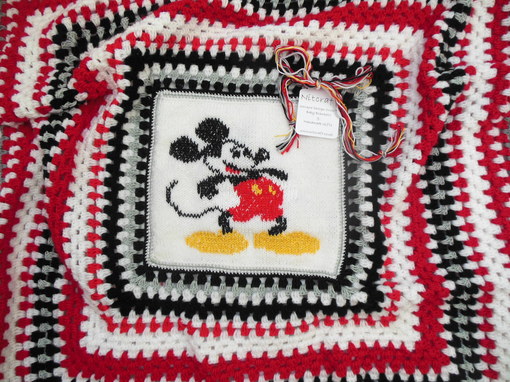 mickey- mouse- blanket- crochet-baby- blanket 003