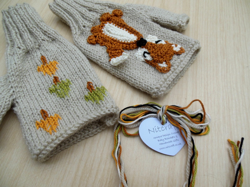 Hand knit fingerless gloves with Fox Design - NitCraft