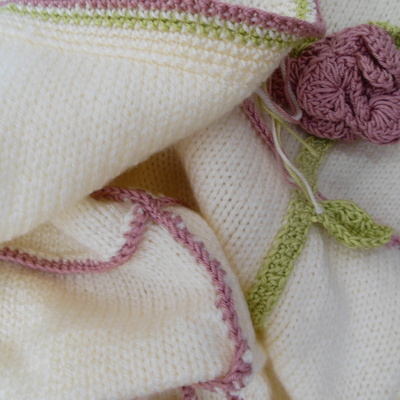 hand-knit-baby-blanket-rose-design