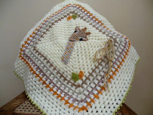 Giraffe-crochet-baby-blanket