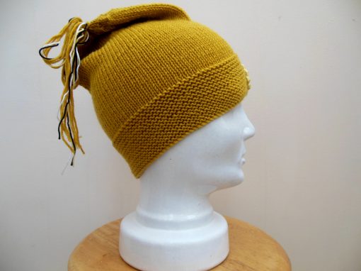 knit-bee-hat