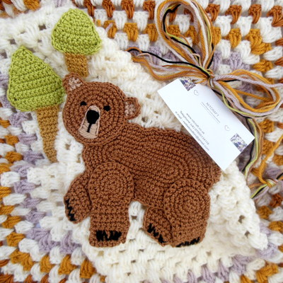 grizzly-bear-crochet-baby-blanket