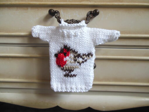 robin-mini-sweater-ornament