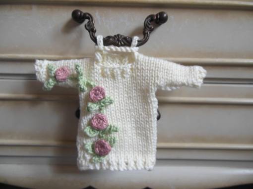 climbing-rose-mini-sweater-ornament