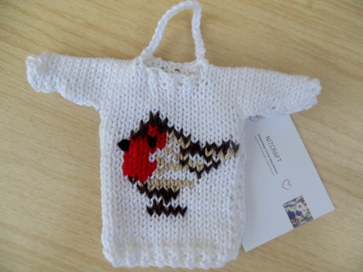 robin-mini-sweater-ornament