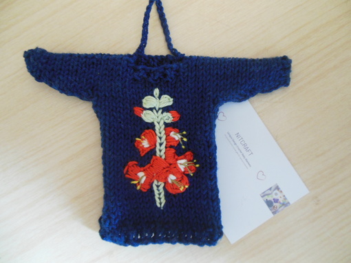 gladiolus-mini-sweater-ornament