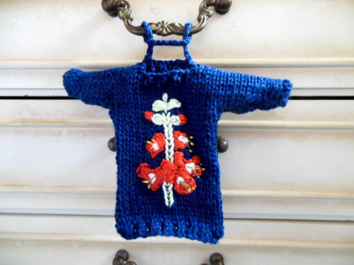 gladiolus-mini-sweater-ornament