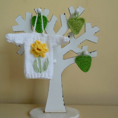 daffodil-mini-sweater-ornament