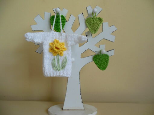 daffodil-mini-sweater-ornament