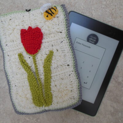 crochet-kindle-sleeve