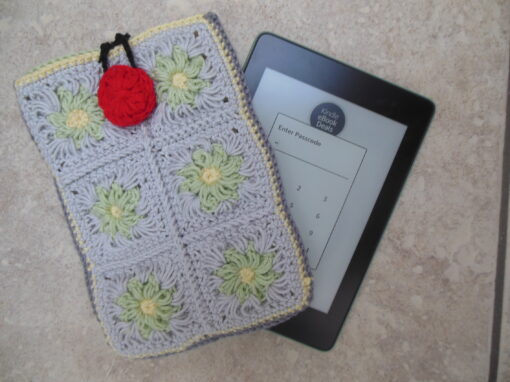 crochet-kindle-sleeve